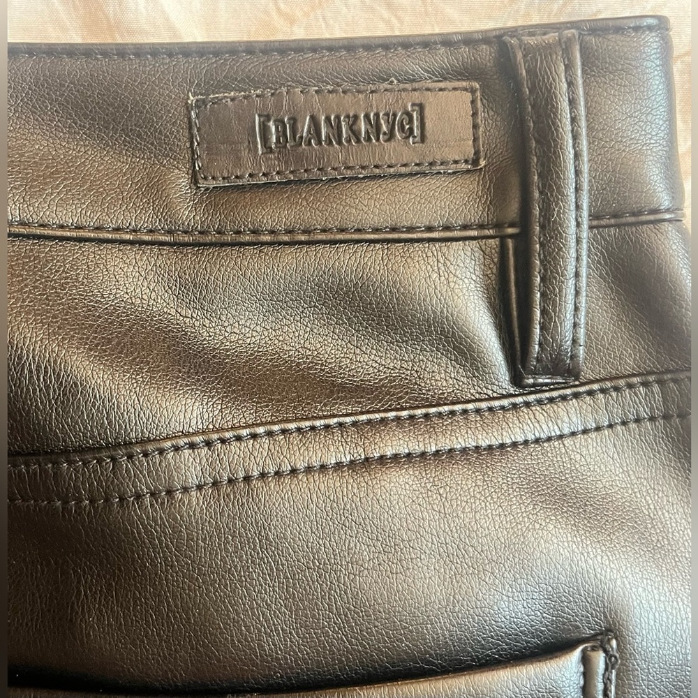 Blank NYC Black Faux Leather The Franklin Ribcage Wide-Leg Pants Size 30 - Picture 16 of 16